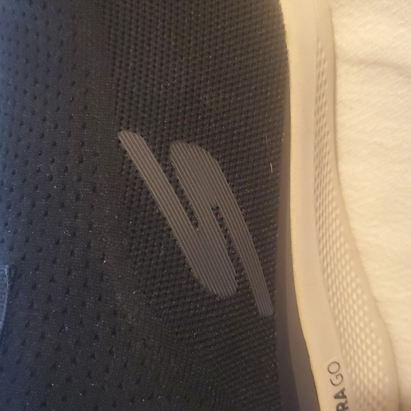 Skechers Ultra GoRun Elevate Air Cooled Black and White Slip-On Sz 9.5 Shoes NWT - Picture 5 of 9